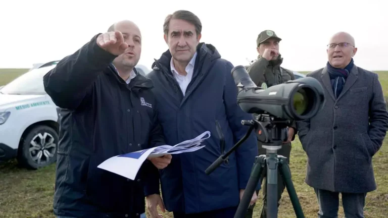 Quiñones reconoce que la Junta ha vuelto a retrasarse en el pago de las compensaciones del lobo